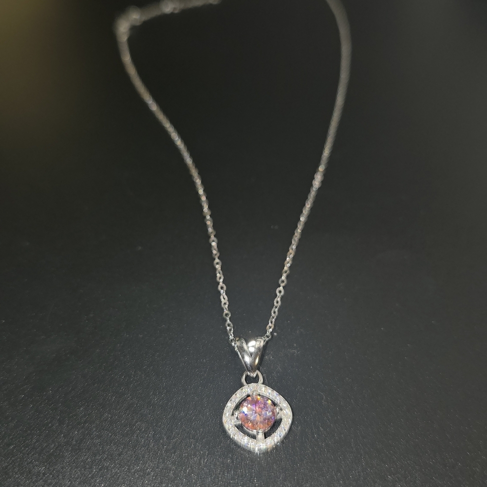 ✨ Pink Moissanite Halo Pendant Necklace – S925 Sterling Silver (18”) - Picture 4 of 8